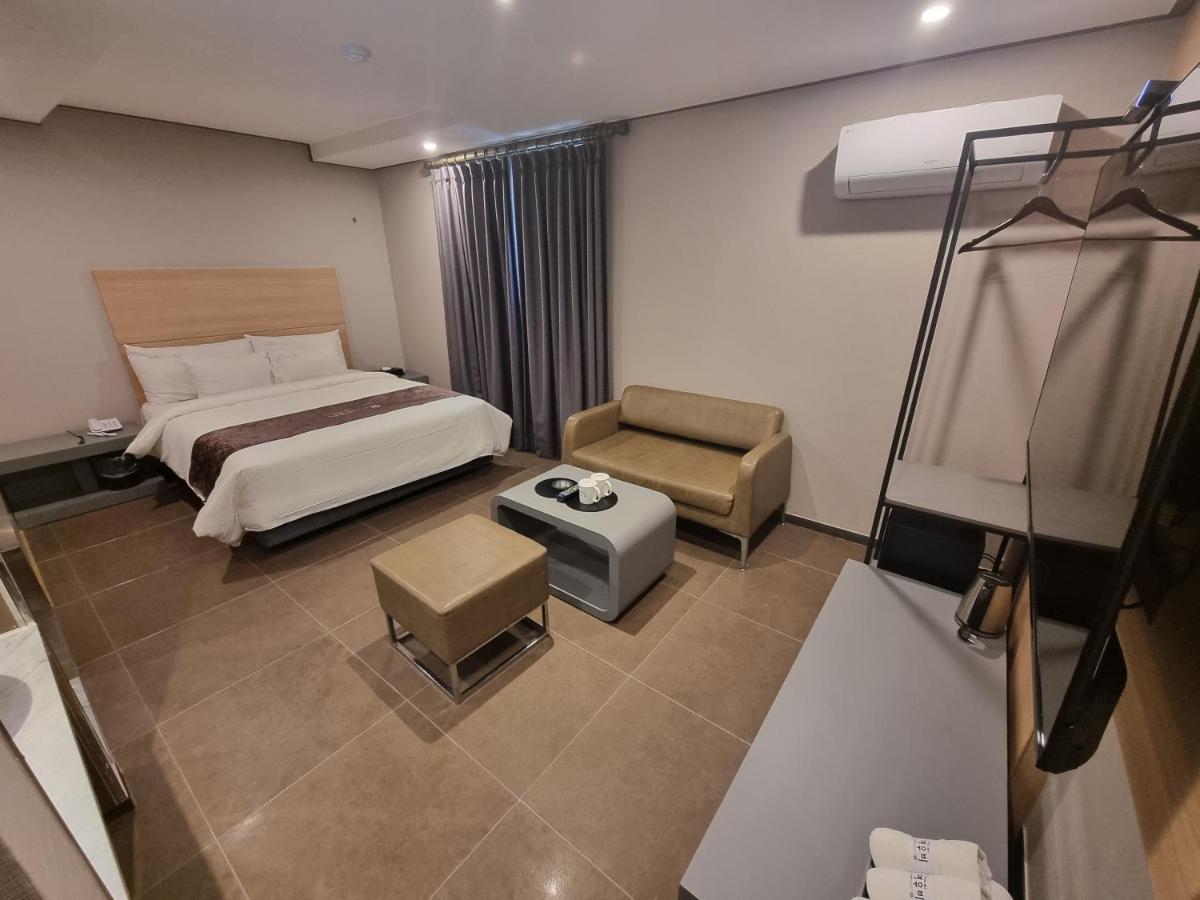 Yeoubi Hotel Jinju Esterno foto